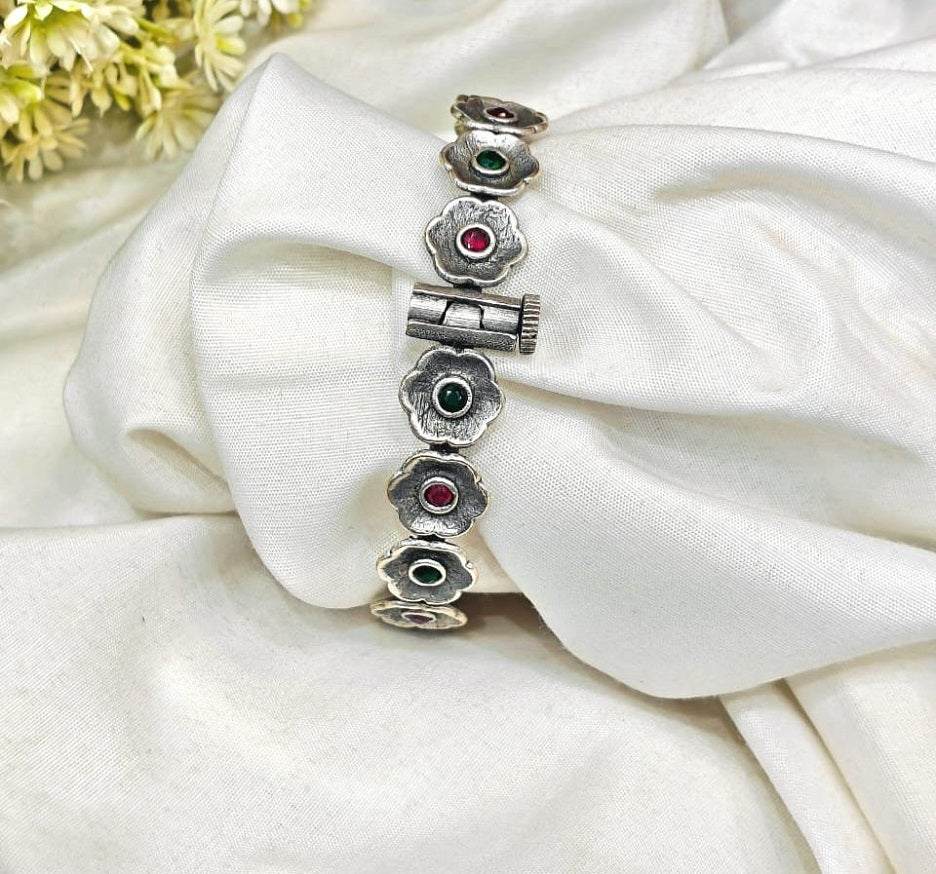 Flower Kada